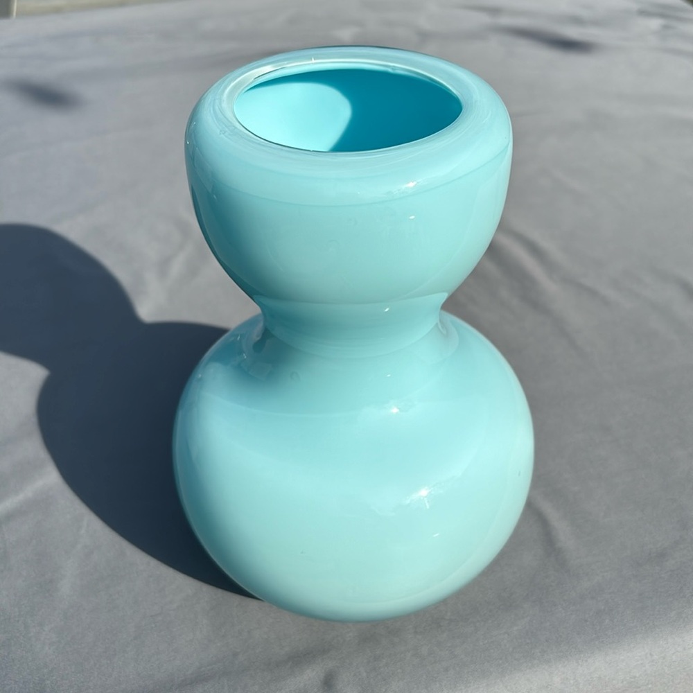 🩵 Blue Retro Style Crate&Barrel Vase